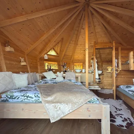 Treehouse U Rybníka