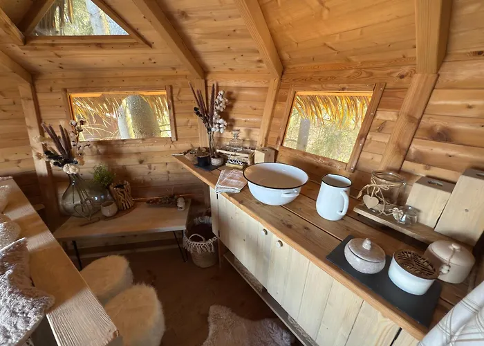 Treehouse U Rybnika キャンプ場 Osečná
