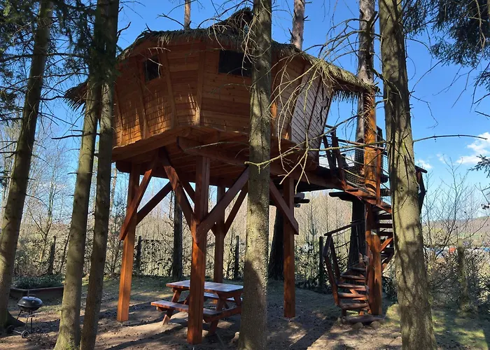 Treehouse U Rybnika キャンプ場 Osečná
